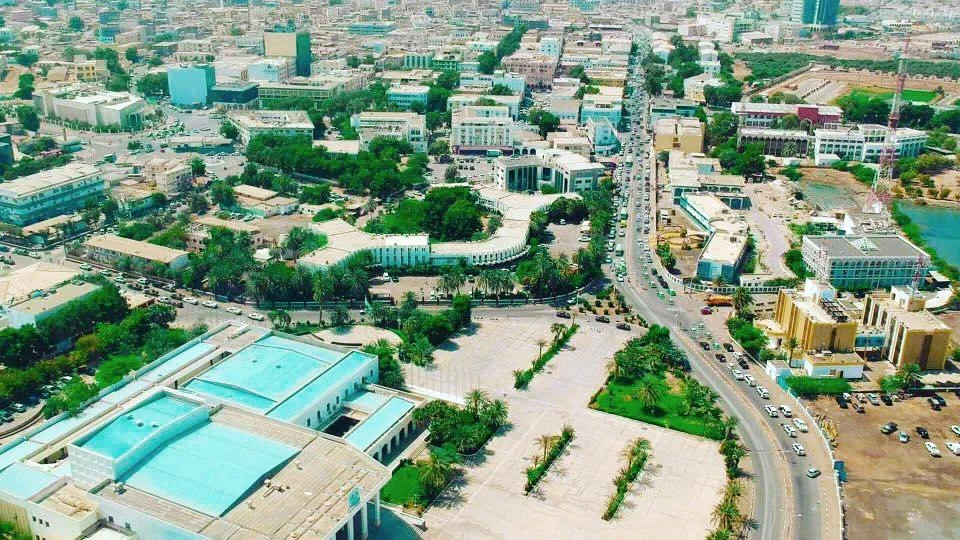 إطلالة جوية على شوارع ومباني مدينة جيبوتي